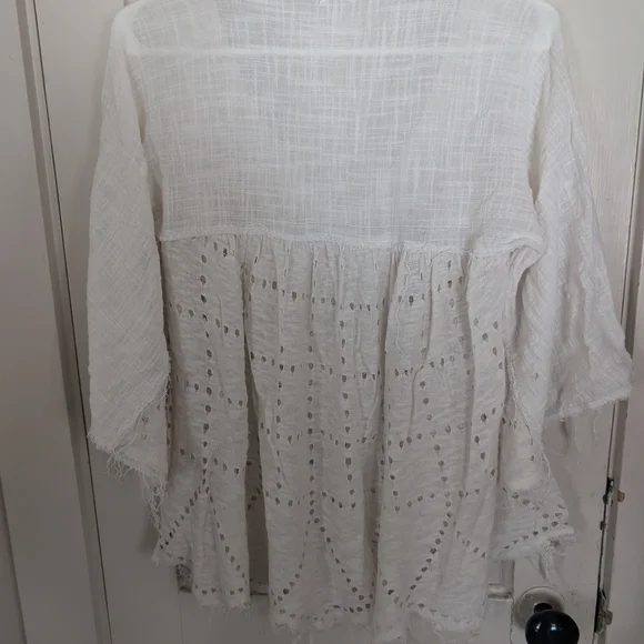 Free People Cream Linen Blend Eyelet Top - Frayed Hem - Size XS - Picture 5 of 6